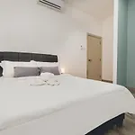 Midvalley Jb Mosaic Southkey Modern Sence 3Br 8Pax By Our Stay